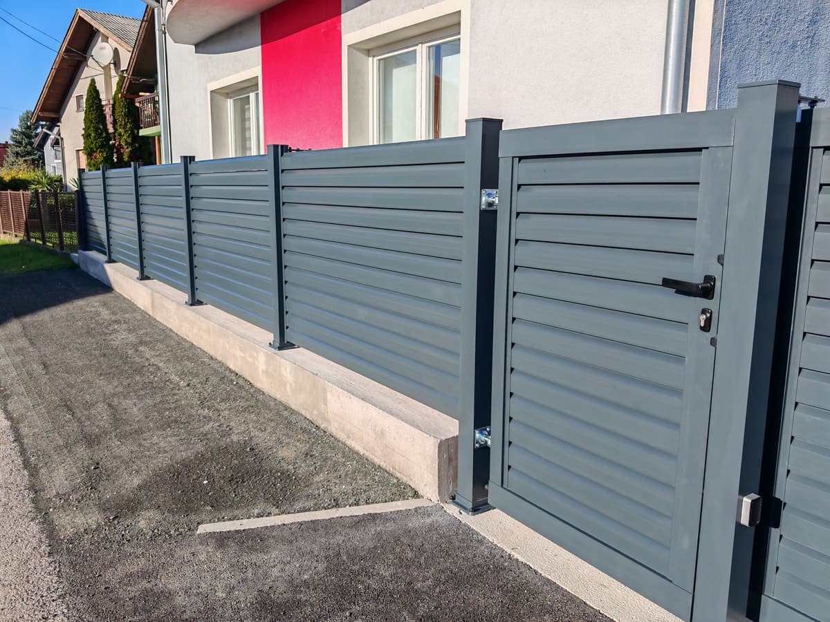 Dvorišna ograda antracit Aluminijska dvorišna ograda u antracit boji