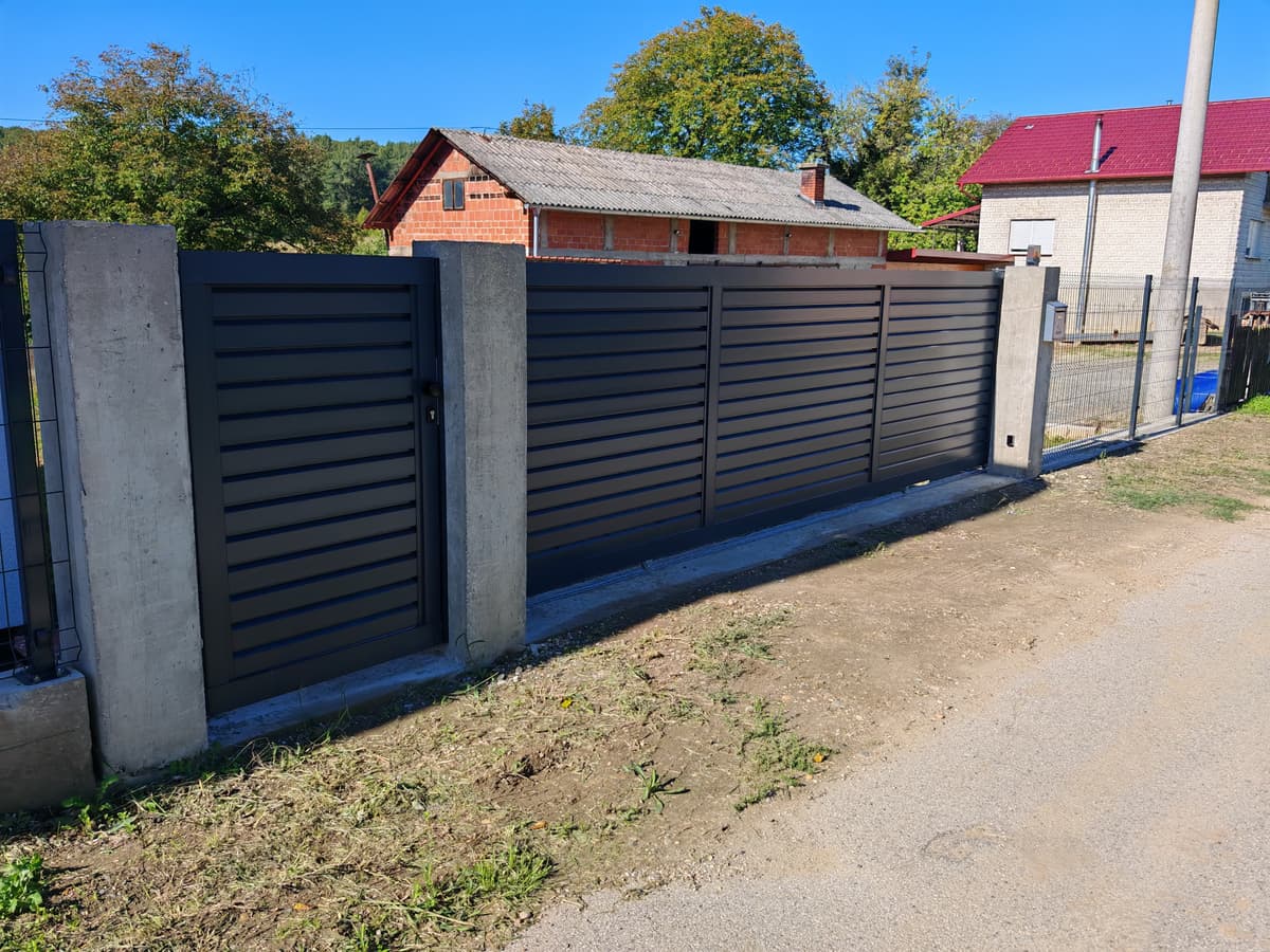 Antracit aluminijska ograda Antracit aluminijska dvorišna ograda